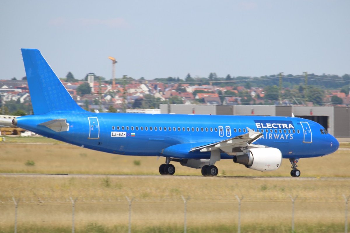 LZ-EAK A320-214 Electra Airways