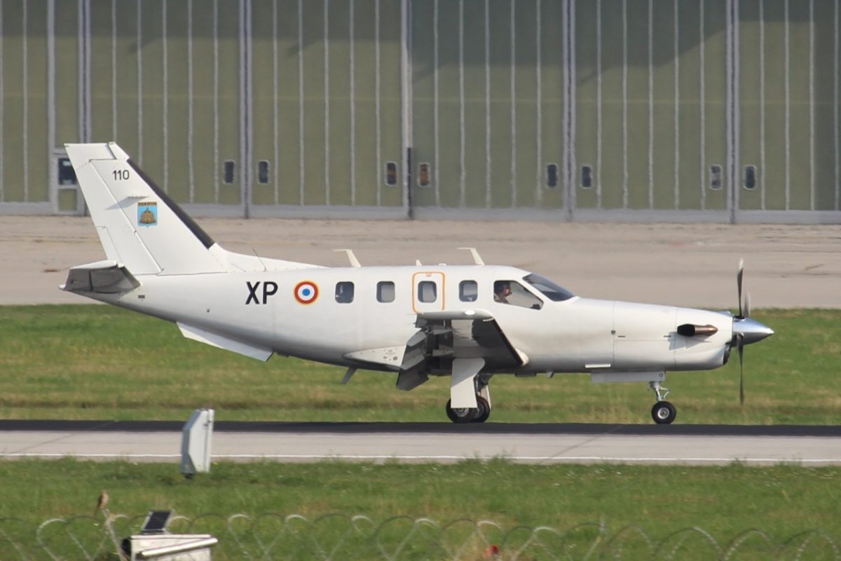 110/XP        SOCATA TBM700        Armeé de l'Air
