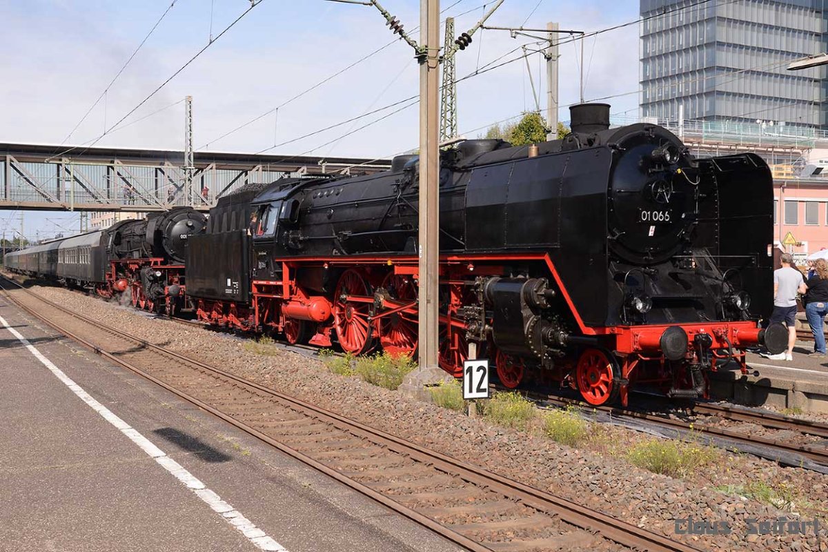 01 066-4 01 180-9.jpg