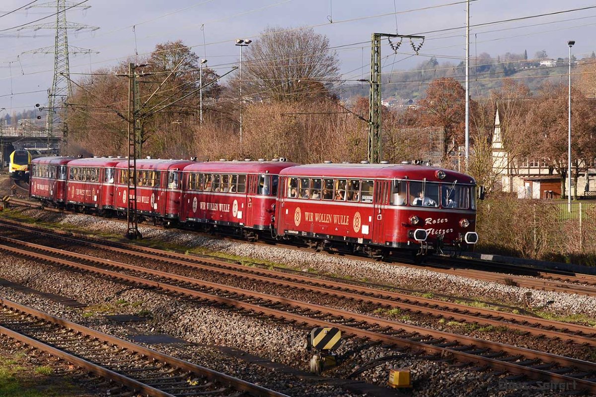 98 554-9 98 081-3 0798 01-3 98  417-9 98 469-2 Roter Flitzer.jpg