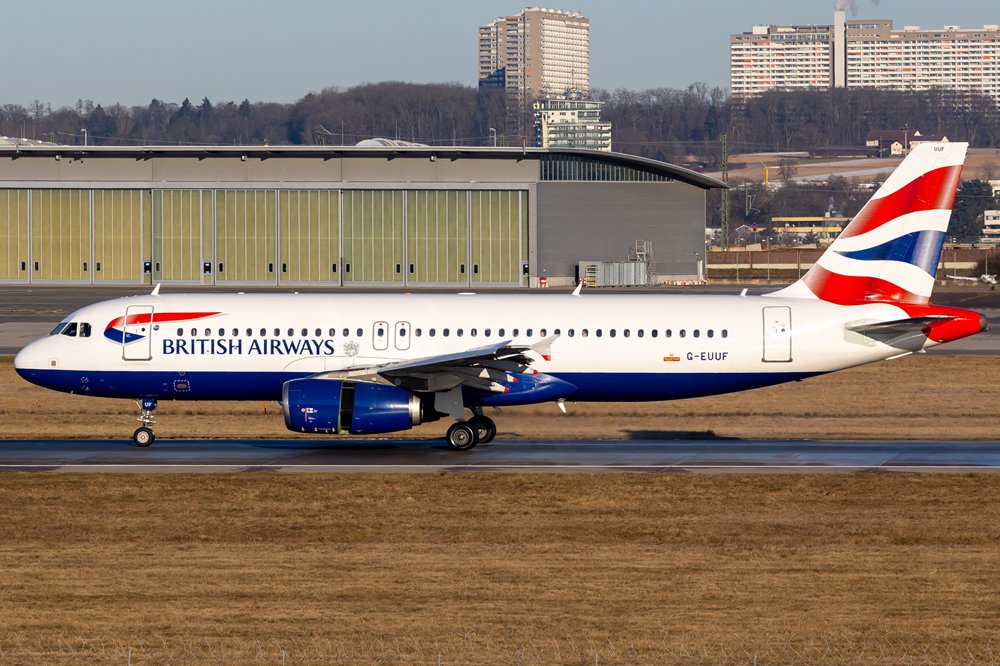 British Airways / G-EUUF / Airbus A320-232