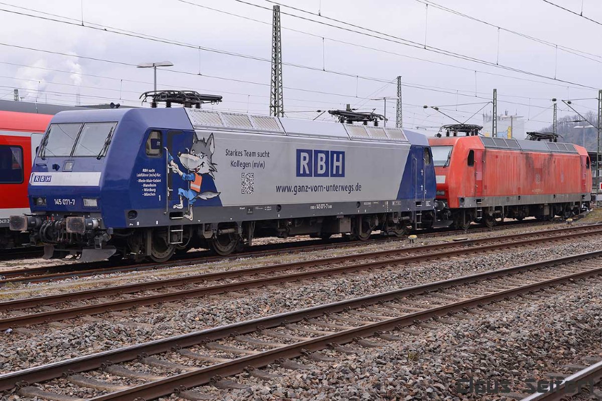 145 071-7 145 051-9.jpg