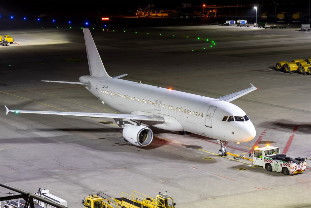 European Air Charter / LZ-LAI / Airbus A320-214