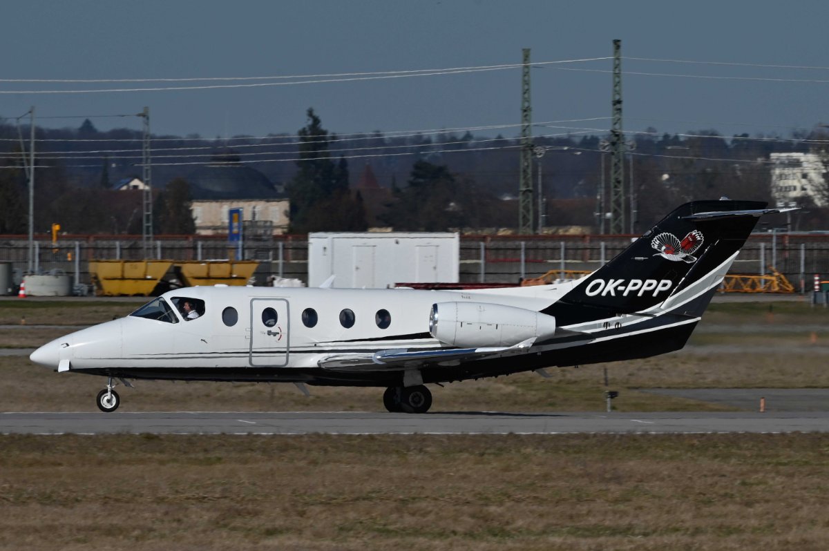 OK-PPP Time Air Beechcraft 400XP Beechjet.JPG