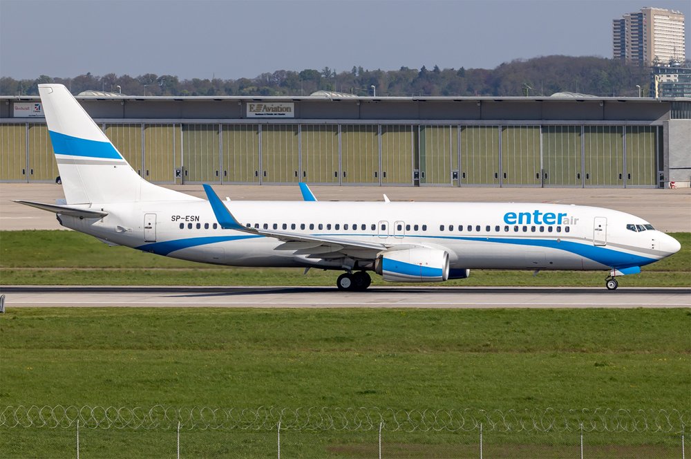 Enter Air / SP-ESN / Boeing 737-85R
