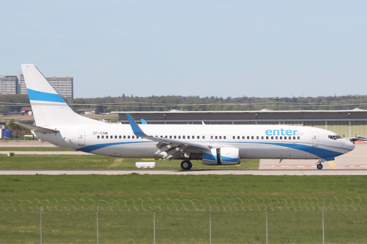 SP-ENM         737-8CX         Enter Air