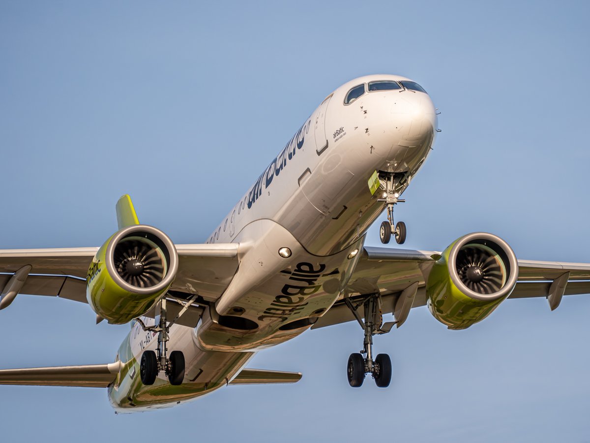 Airbus A220-300, Air Baltic, YT-ABT