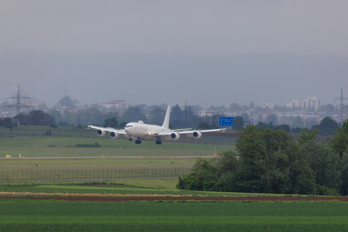 20260511-16-2784, B707, E-6, USAF.jpg