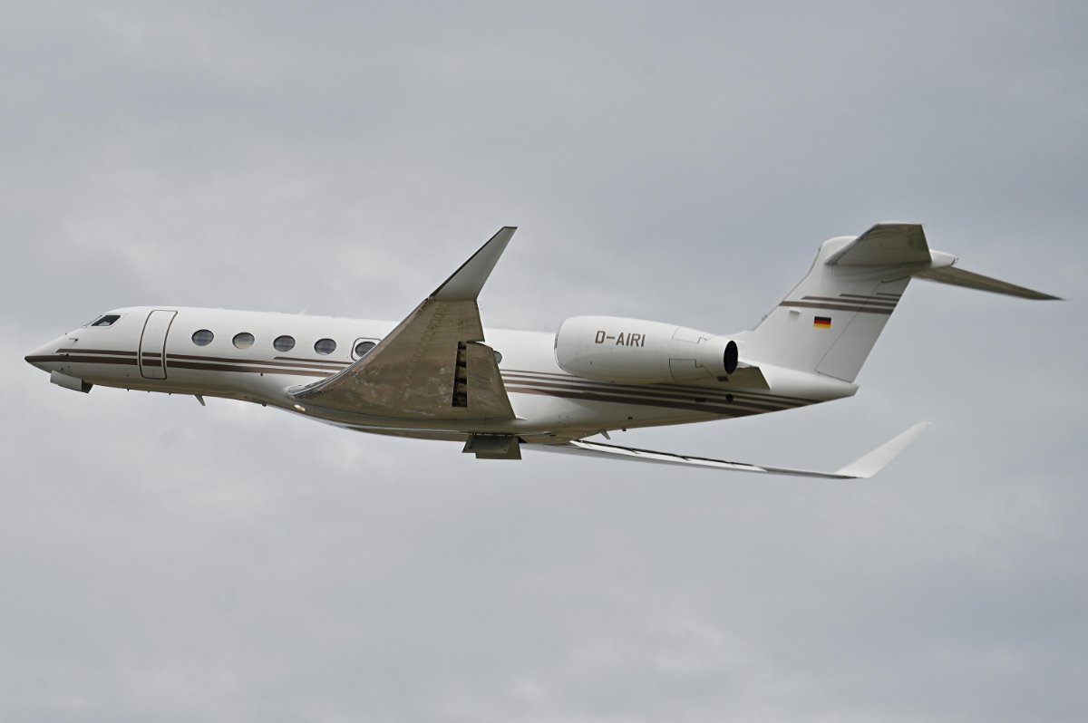 D-AIRI DC Aviation Gulfstrean 650 ER.JPG