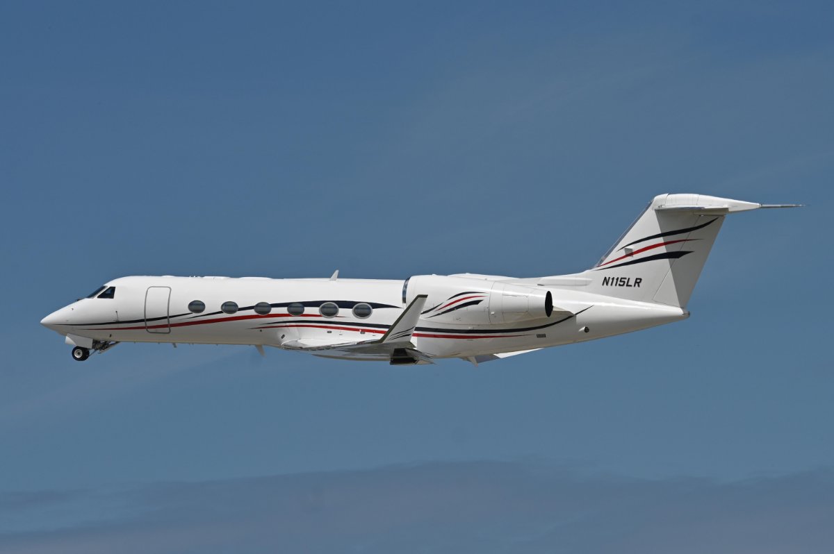 N115LR Private Gulfstream G450.JPG