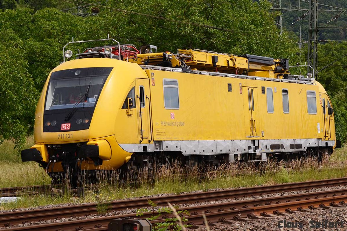 711 121 (9436 062-0).jpg