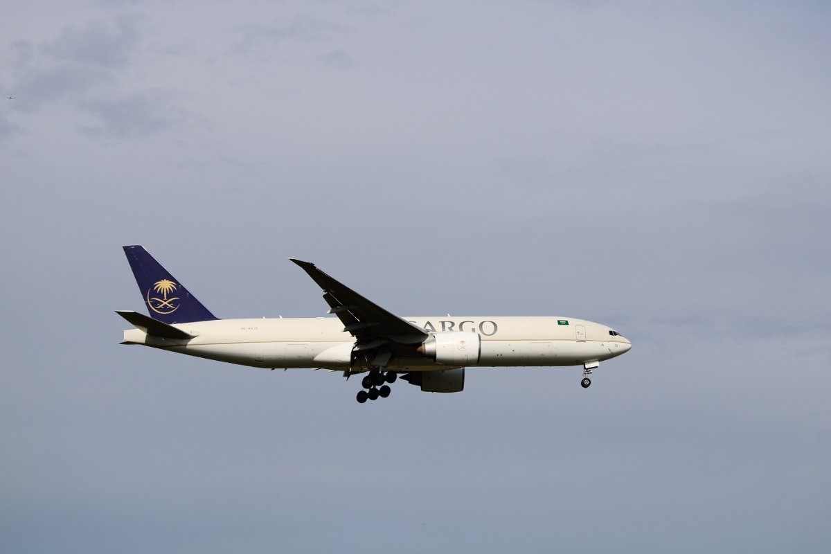 Saudi Cargo B777F HZ-AK73