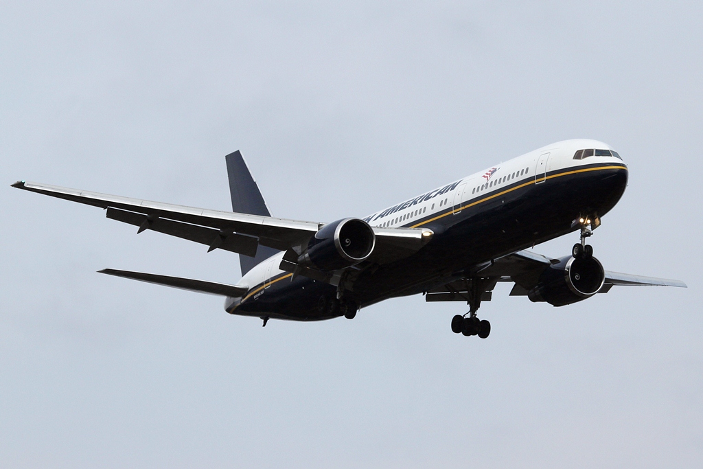 North American Boeing 767-39H(ER) N760NA