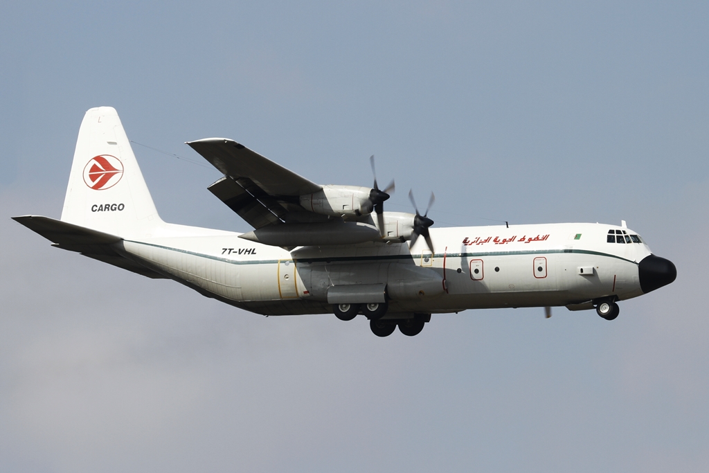 7T-VHL  Lockheed L-100-30 Hercules Air Algérie .JPG