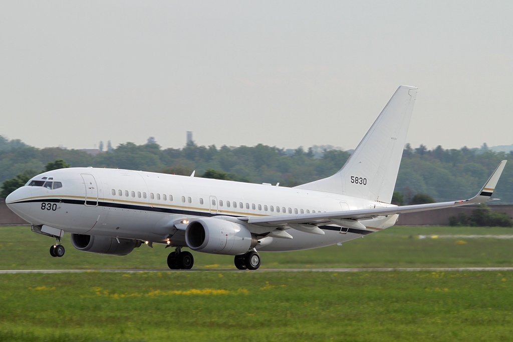 USA - Navy Boeing C-40A Clipper 165830