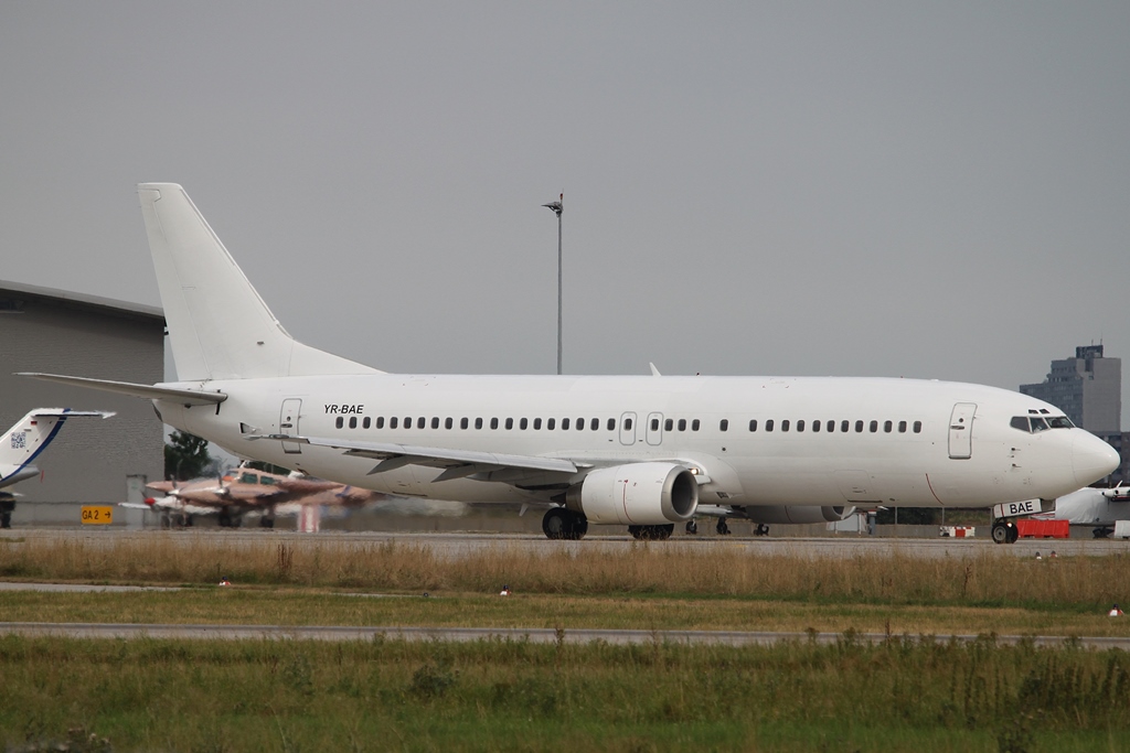 Blue Air Boeing 737-4Y0 YR-BAE
